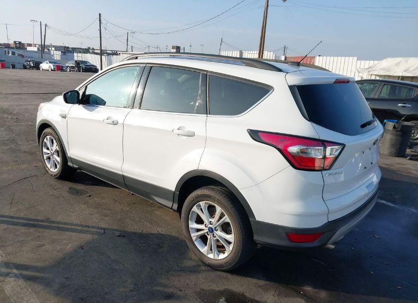 Photo 3 of 2018 Ford Escape SE (VIN 1FMCU0GDXJUA43339)