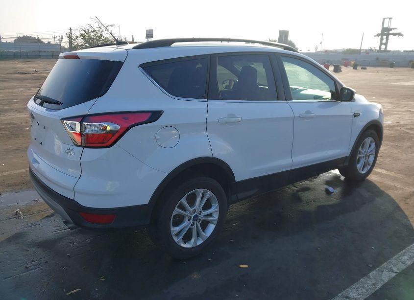 Photo 4 of 2018 Ford Escape SE (VIN 1FMCU0GDXJUA43339)