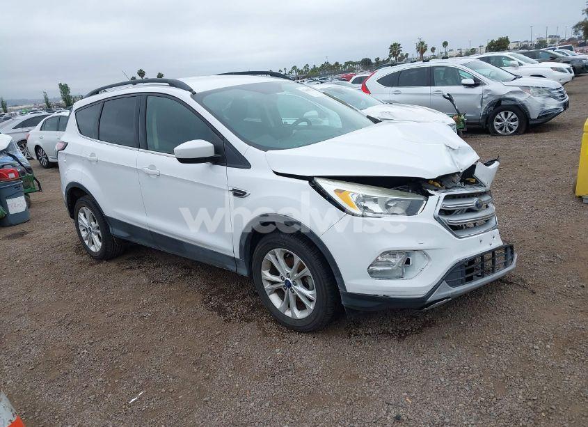 2018 Ford Escape SE (VIN 1FMCU0GDXJUA85915) main photo