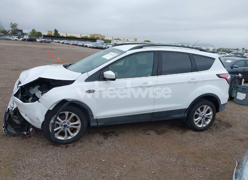 Photo 14 of 2018 Ford Escape SE (VIN 1FMCU0GDXJUA85915)