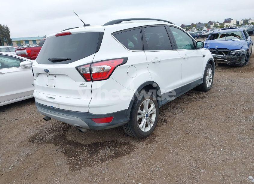 Photo 4 of 2018 Ford Escape SE (VIN 1FMCU0GDXJUA85915)