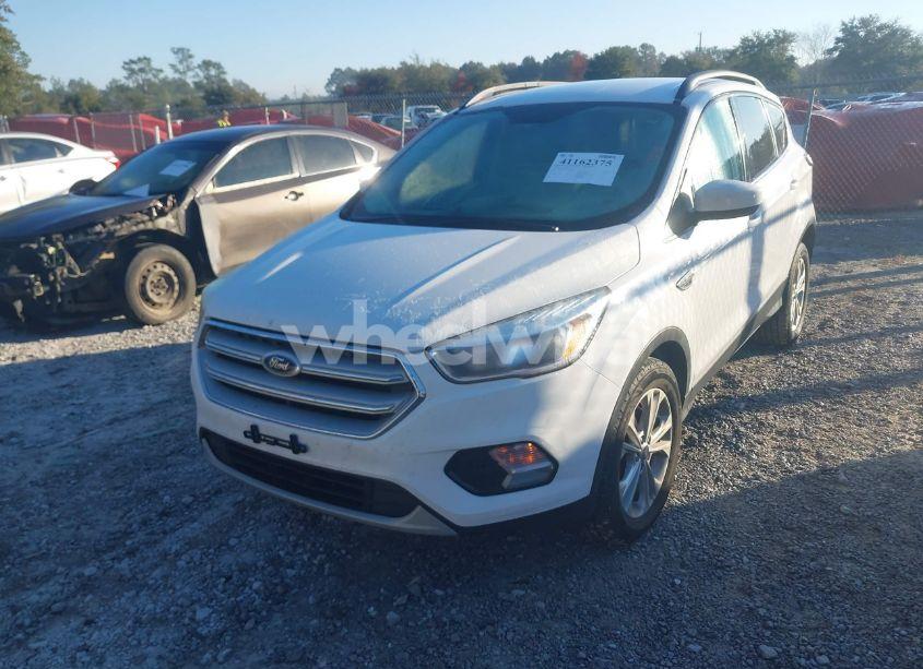 Photo 2 of 2018 Ford Escape SE (VIN 1FMCU0GDXJUA92508)