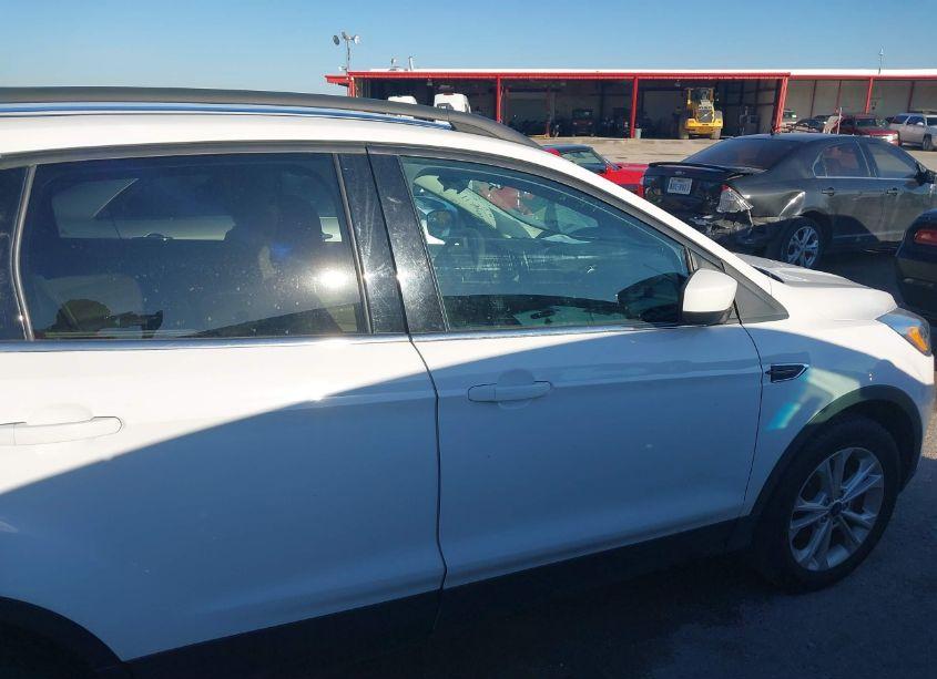 Photo 14 of 2018 Ford Escape SE (VIN 1FMCU0GDXJUB11929)