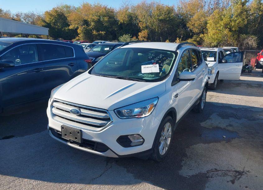 Photo 2 of 2018 Ford Escape SE (VIN 1FMCU0GDXJUB11929)