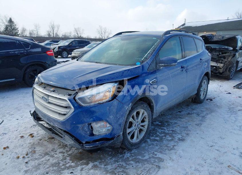 Photo 2 of 2018 Ford Escape SE (VIN 1FMCU0GDXJUC18169)