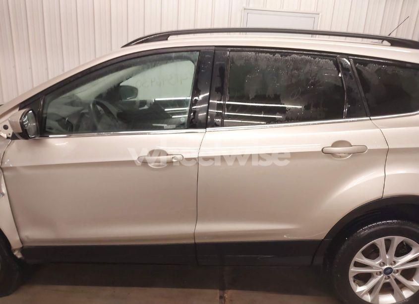 Photo 14 of 2018 Ford Escape SE (VIN 1FMCU0GDXJUC30953)