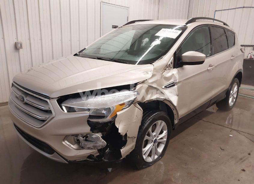 Photo 2 of 2018 Ford Escape SE (VIN 1FMCU0GDXJUC30953)