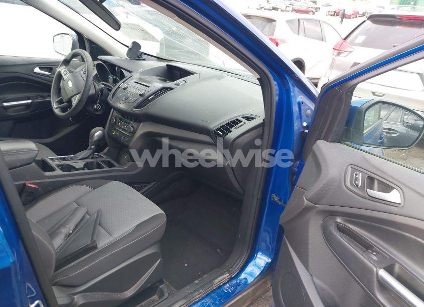 Photo 4 of 2018 Ford Escape SE (VIN 1FMCU0GDXJUC49857)