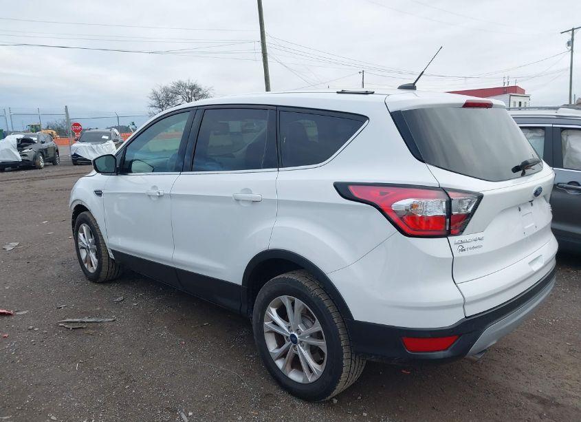 Photo 15 of 2018 Ford Escape SE (VIN 1FMCU0GDXJUC50412)