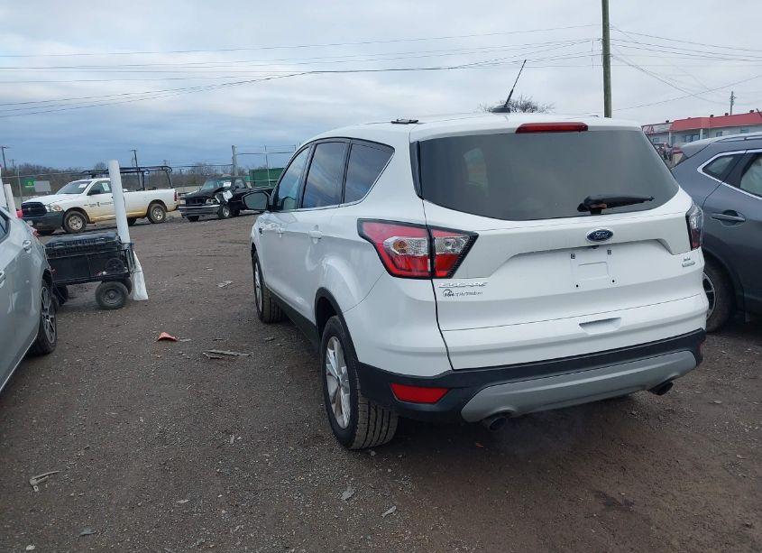 Photo 3 of 2018 Ford Escape SE (VIN 1FMCU0GDXJUC50412)
