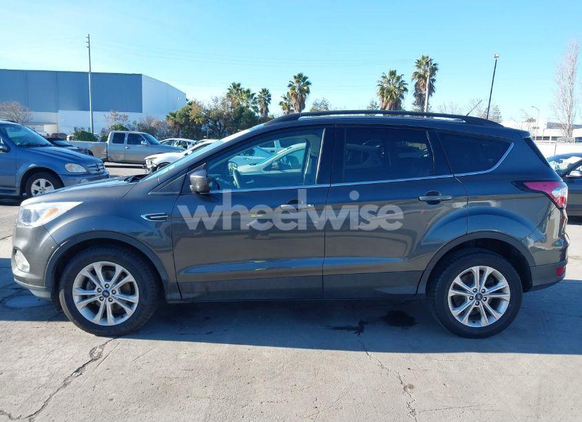 Photo 14 of 2018 Ford Escape SE (VIN 1FMCU0GDXJUC90005)