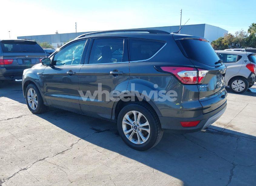 Photo 3 of 2018 Ford Escape SE (VIN 1FMCU0GDXJUC90005)