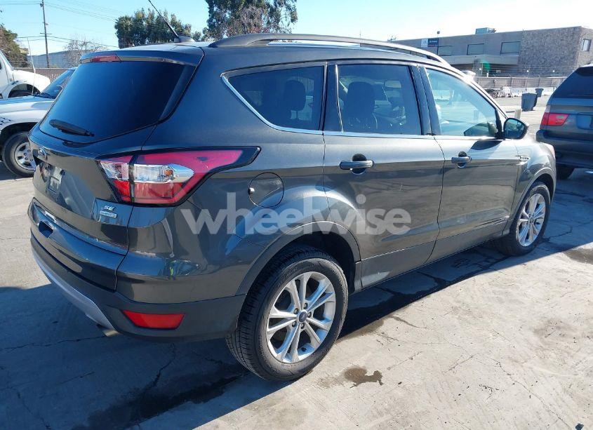 Photo 4 of 2018 Ford Escape SE (VIN 1FMCU0GDXJUC90005)