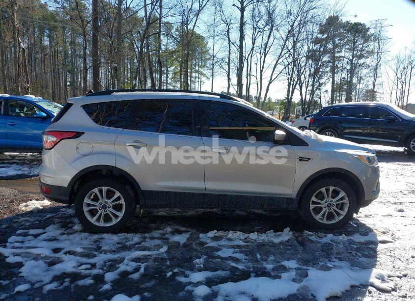 Photo 13 of 2018 Ford Escape SE (VIN 1FMCU0GDXJUD07269)