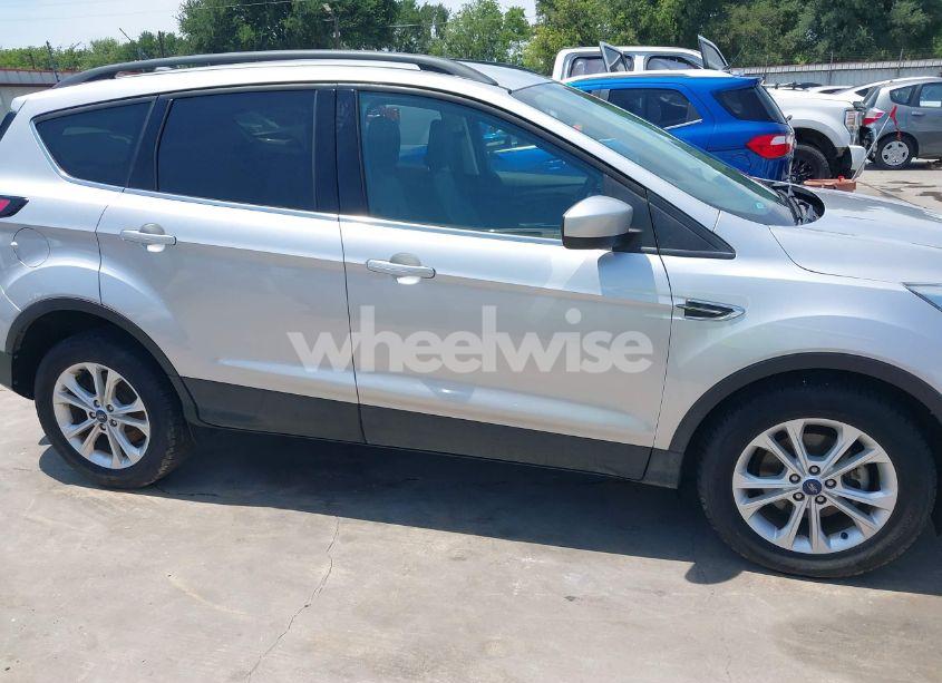 Photo 14 of 2018 Ford Escape SE (VIN 1FMCU0GDXJUD20233)