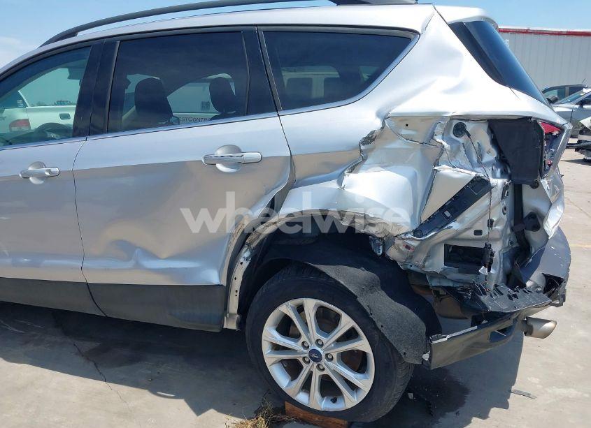 Photo 18 of 2018 Ford Escape SE (VIN 1FMCU0GDXJUD20233)