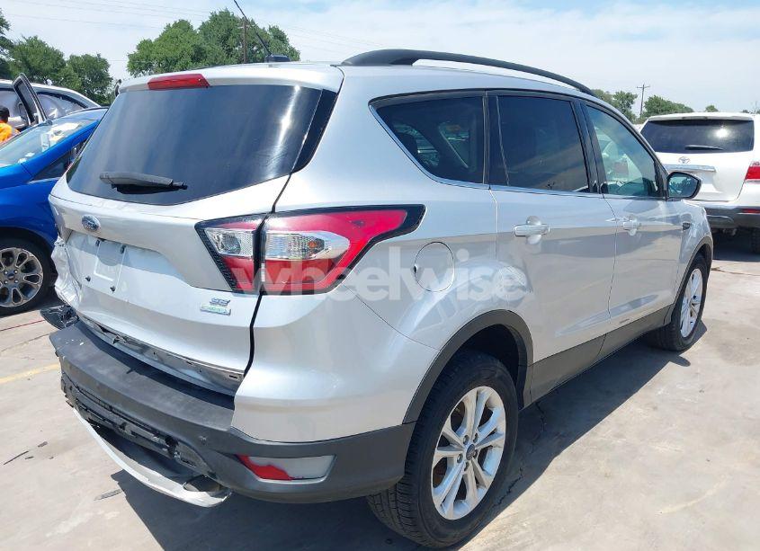 Photo 4 of 2018 Ford Escape SE (VIN 1FMCU0GDXJUD20233)