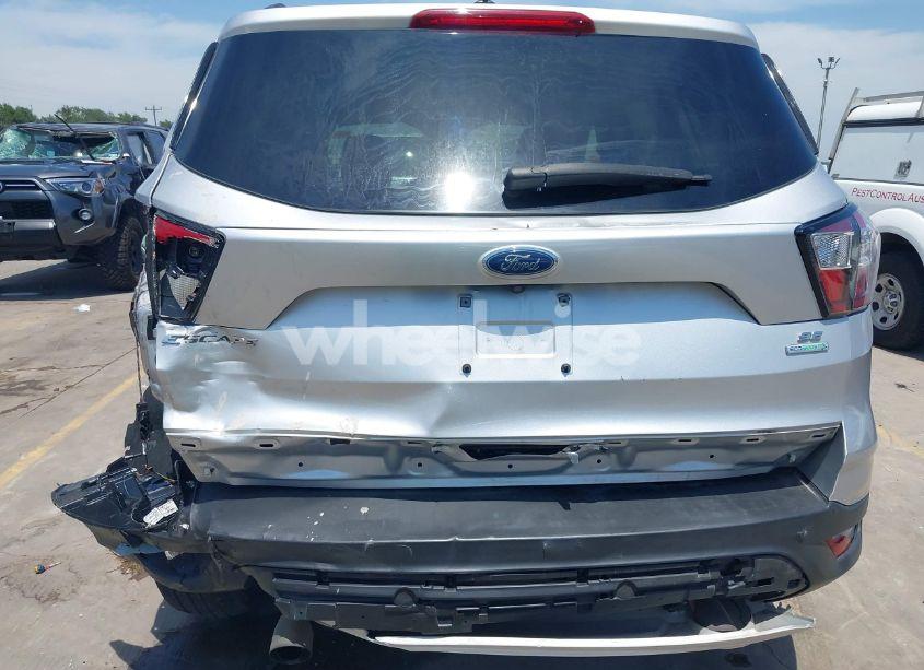 Photo 6 of 2018 Ford Escape SE (VIN 1FMCU0GDXJUD20233)