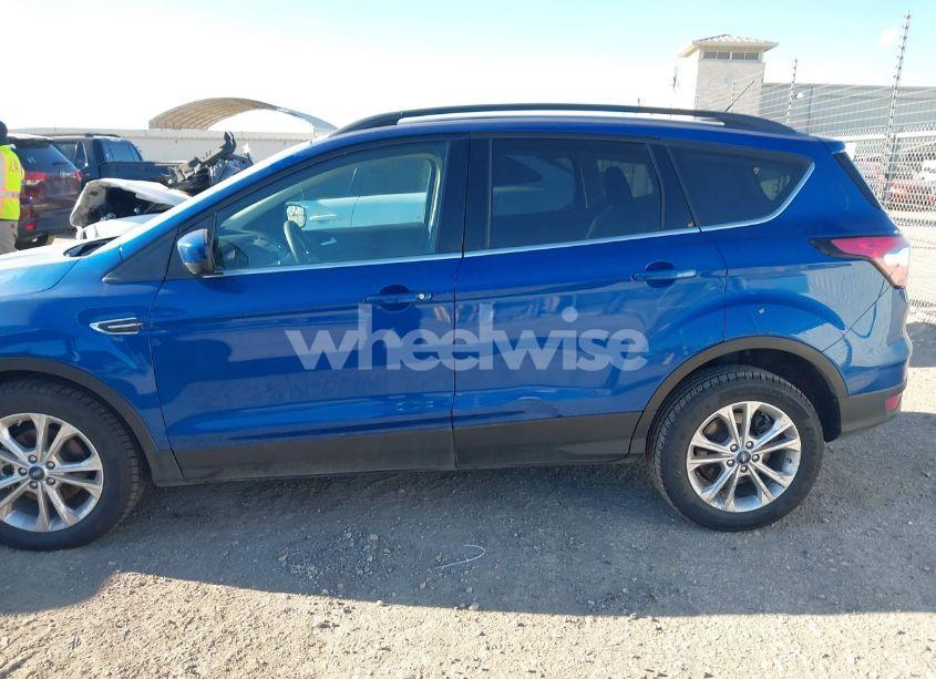 Photo 15 of 2018 Ford Escape SE (VIN 1FMCU0GDXJUD31765)