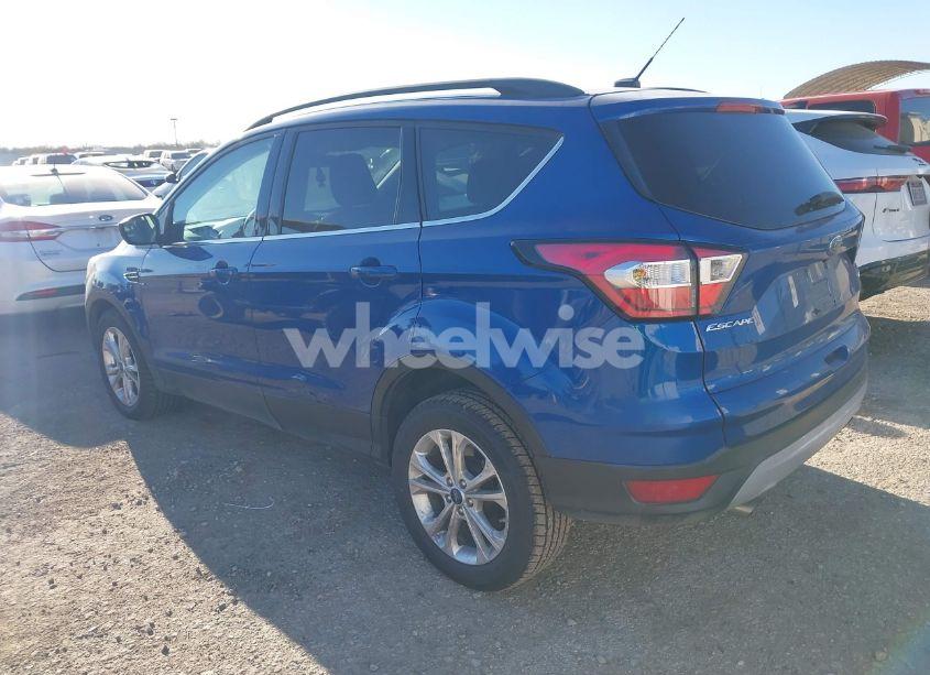 Photo 3 of 2018 Ford Escape SE (VIN 1FMCU0GDXJUD31765)