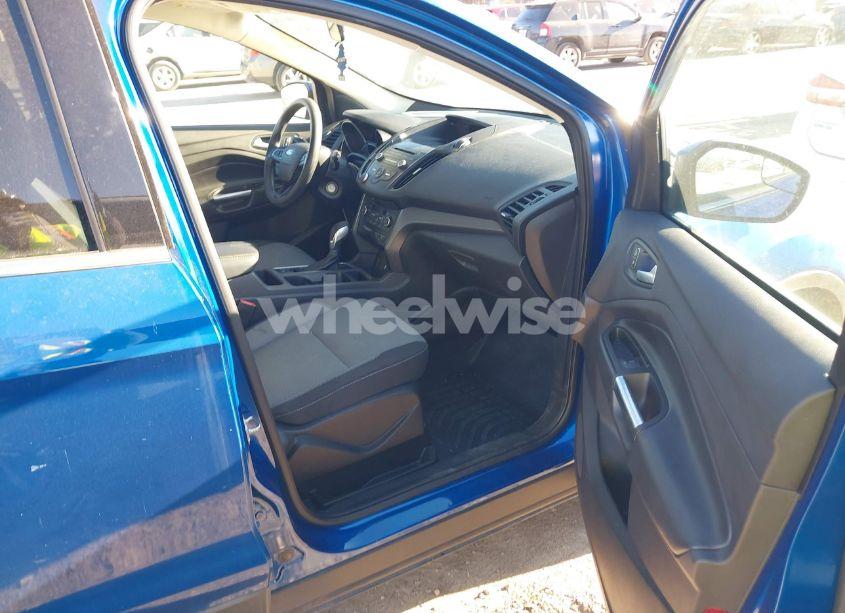 Photo 5 of 2018 Ford Escape SE (VIN 1FMCU0GDXJUD31765)