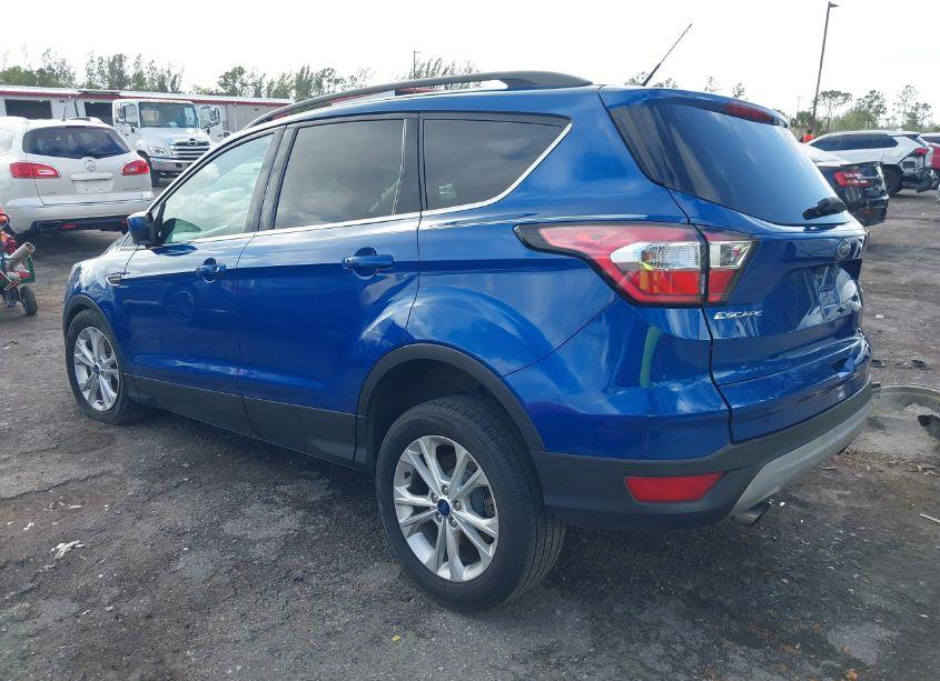 Photo 3 of 2018 Ford Escape SE (VIN 1FMCU0GDXJUD60991)