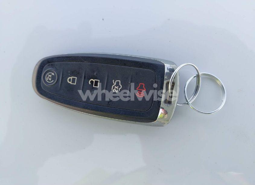 Photo 11 of 2019 Ford Escape SE (VIN 1FMCU0GDXKUA53726)