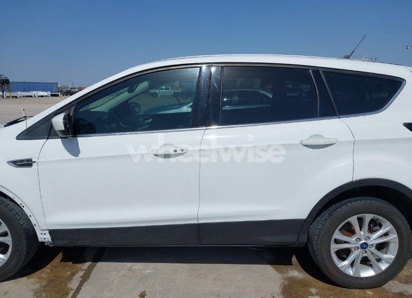Photo 15 of 2019 Ford Escape SE (VIN 1FMCU0GDXKUA53726)