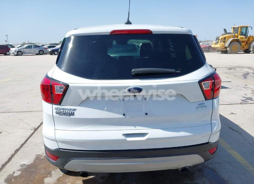 Photo 17 of 2019 Ford Escape SE (VIN 1FMCU0GDXKUA53726)