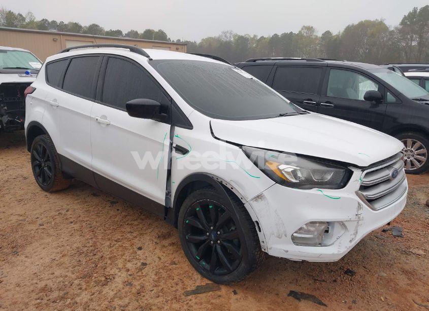 2019 Ford Escape SE (VIN 1FMCU0GDXKUA74253) main photo