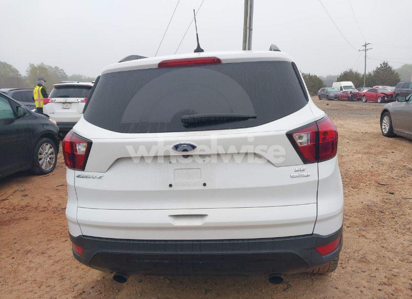 Photo 16 of 2019 Ford Escape SE (VIN 1FMCU0GDXKUA74253)