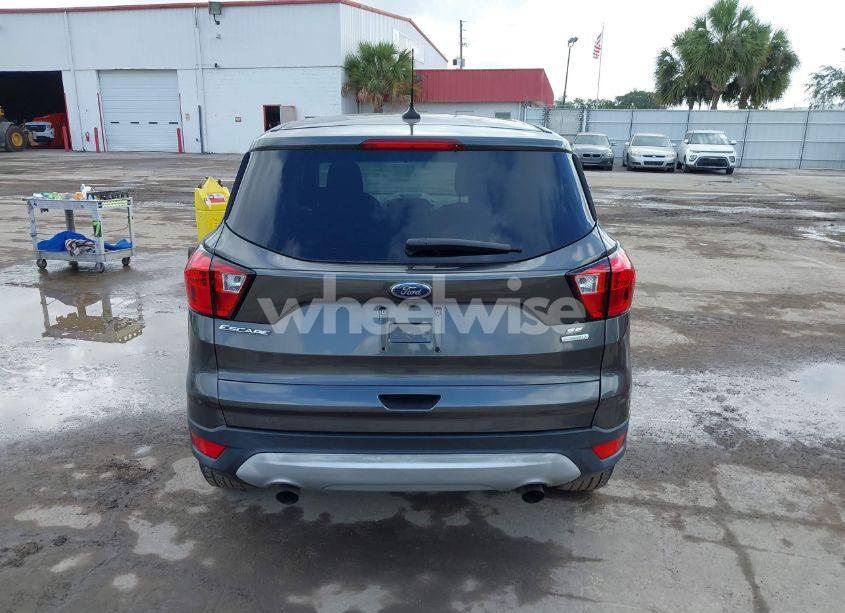 Photo 16 of 2019 Ford Escape SE (VIN 1FMCU0GDXKUB95350)
