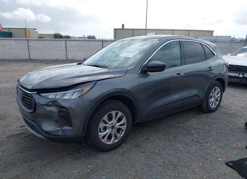 Photo 2 of 2024 Ford Escape ACTIVE (VIN 1FMCU0GN0RUB62036)