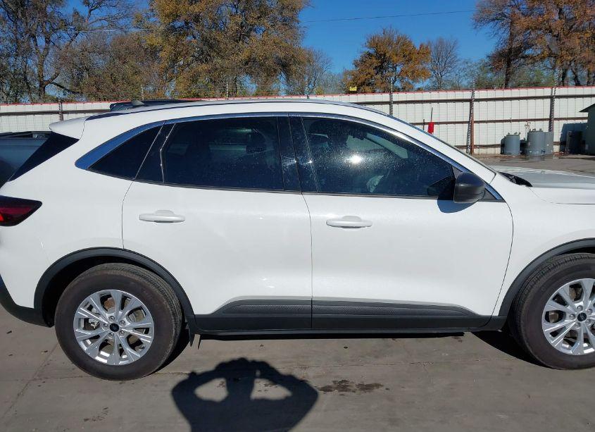 Photo 14 of 2023 Ford Escape ACTIVE (VIN 1FMCU0GN1PUB30712)