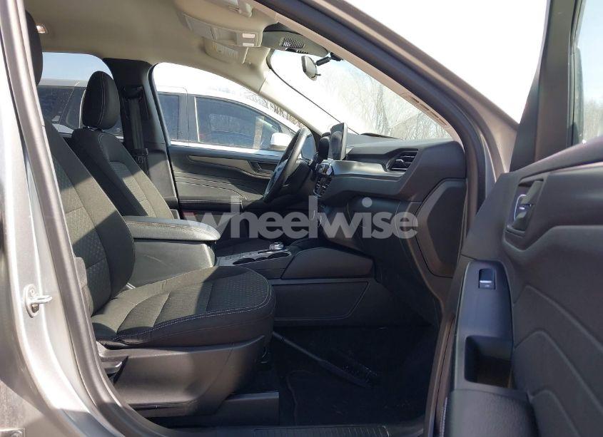 Photo 5 of 2024 Ford Escape ACTIVE (VIN 1FMCU0GN1RUA03395)