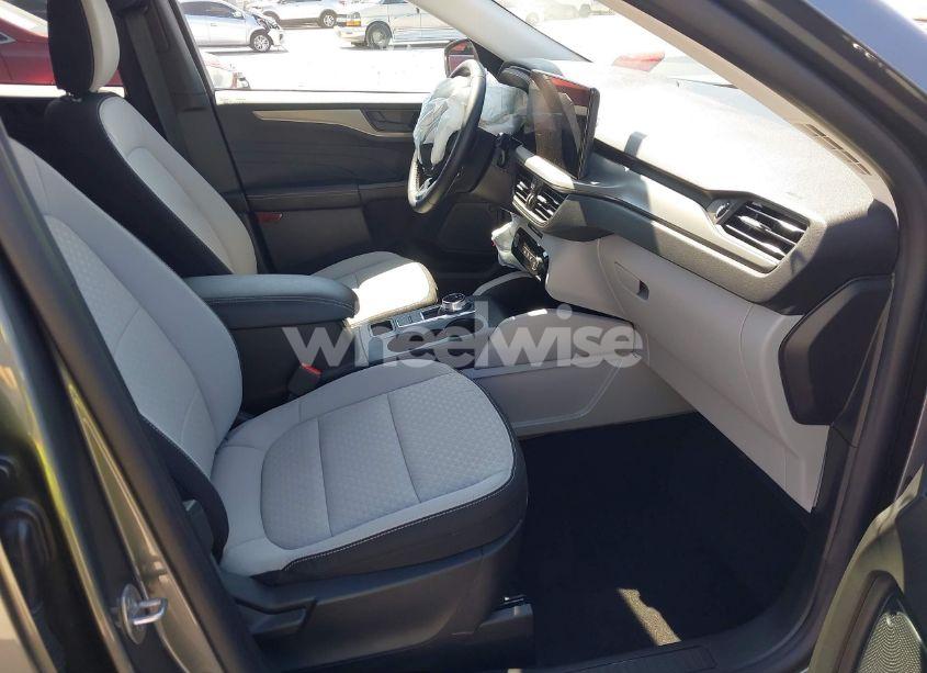 Photo 5 of 2024 Ford Escape ACTIVE (VIN 1FMCU0GN1RUB28672)