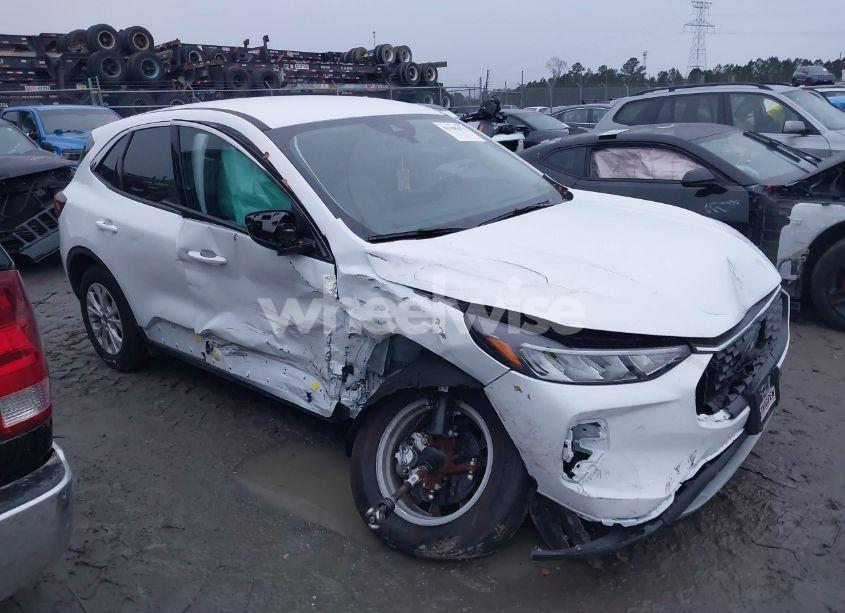 Photo 13 of 2024 Ford Escape (VIN 1FMCU0GN2RUB15736)