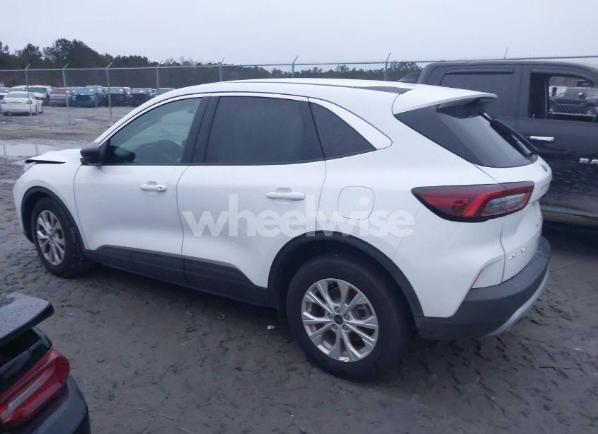 Photo 14 of 2024 Ford Escape (VIN 1FMCU0GN2RUB15736)