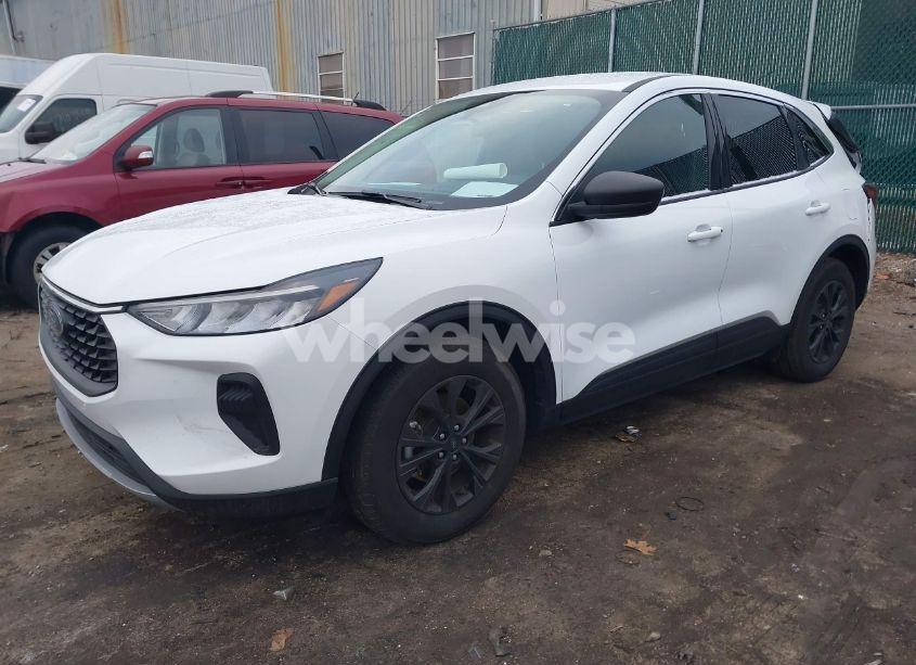 Photo 2 of 2024 Ford Escape ACTIVE (VIN 1FMCU0GN3RUA91639)