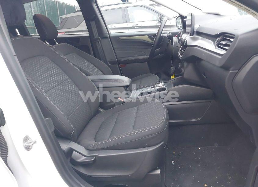 Photo 5 of 2024 Ford Escape ACTIVE (VIN 1FMCU0GN3RUA91639)