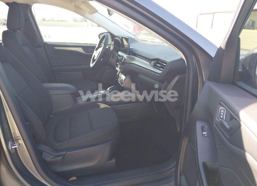 Photo 5 of 2024 Ford Escape ACTIVE (VIN 1FMCU0GN5RUB43403)