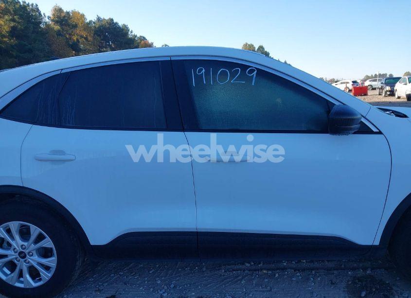 Photo 13 of 2024 Ford Escape ACTIVE (VIN 1FMCU0GN8RUA54568)