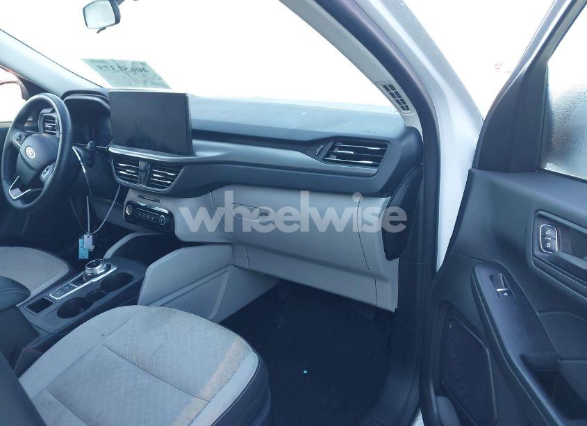 Photo 5 of 2024 Ford Escape ACTIVE (VIN 1FMCU0GN8RUA54568)