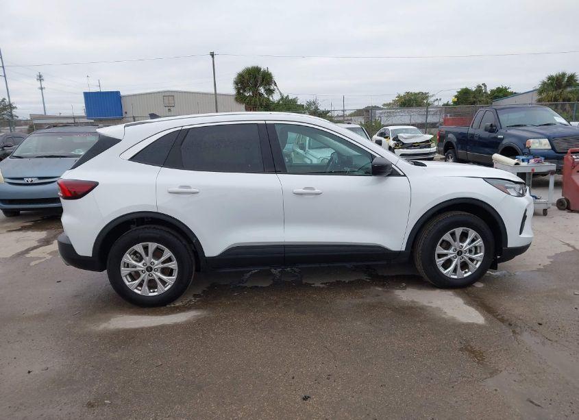 Photo 13 of 2024 Ford Escape ACTIVE (VIN 1FMCU0GN8RUA57485)