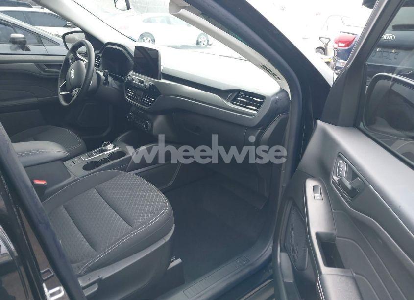 Photo 5 of 2024 Ford Escape ACTIVE (VIN 1FMCU0GN8RUB04921)