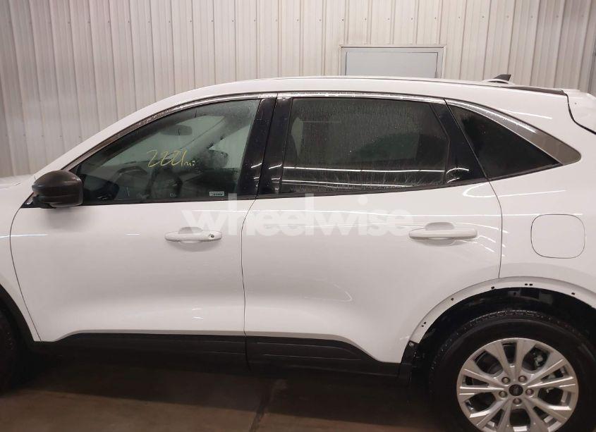 Photo 15 of 2024 Ford Escape ACTIVE (VIN 1FMCU0GN9RUA89703)