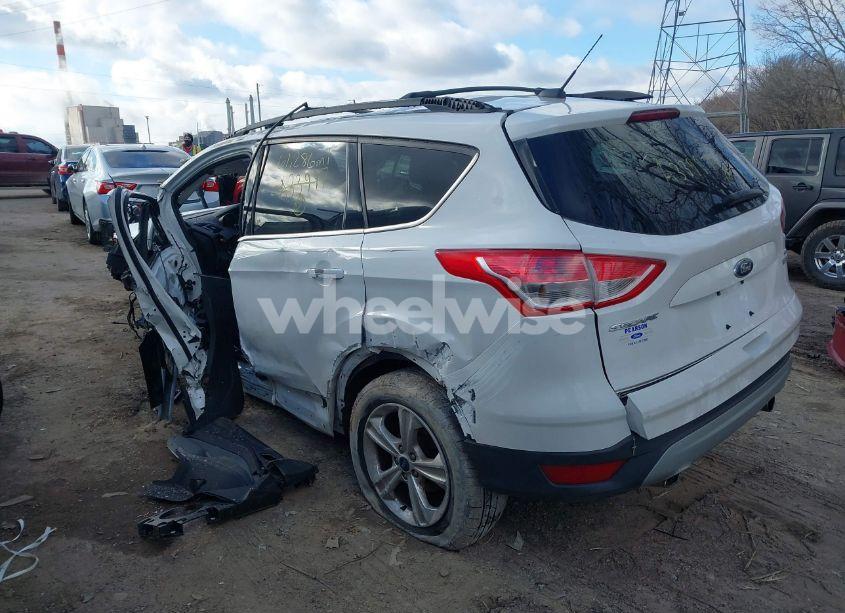 Photo 3 of 2013 Ford Escape SE (VIN 1FMCU0GX0DUA33997)