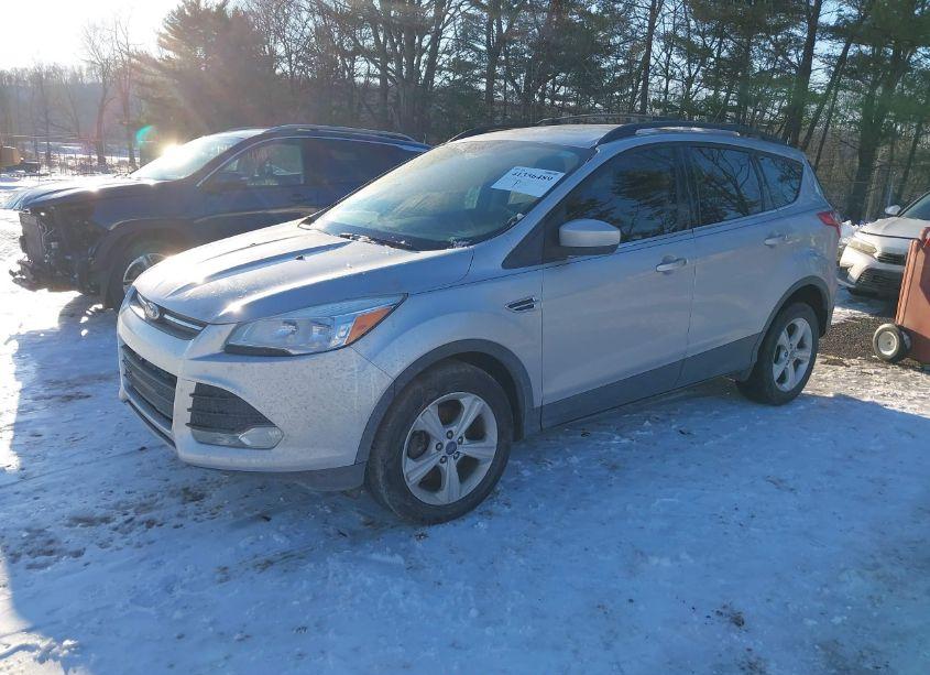 Photo 2 of 2013 Ford Escape SE (VIN 1FMCU0GX0DUA57913)