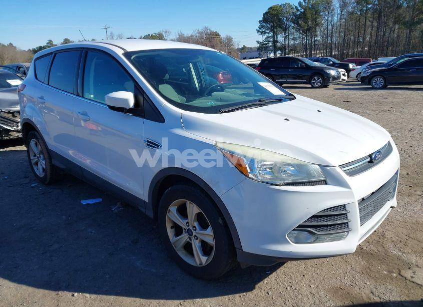 2015 Ford Escape SE (VIN 1FMCU0GX0FUA35624) main photo
