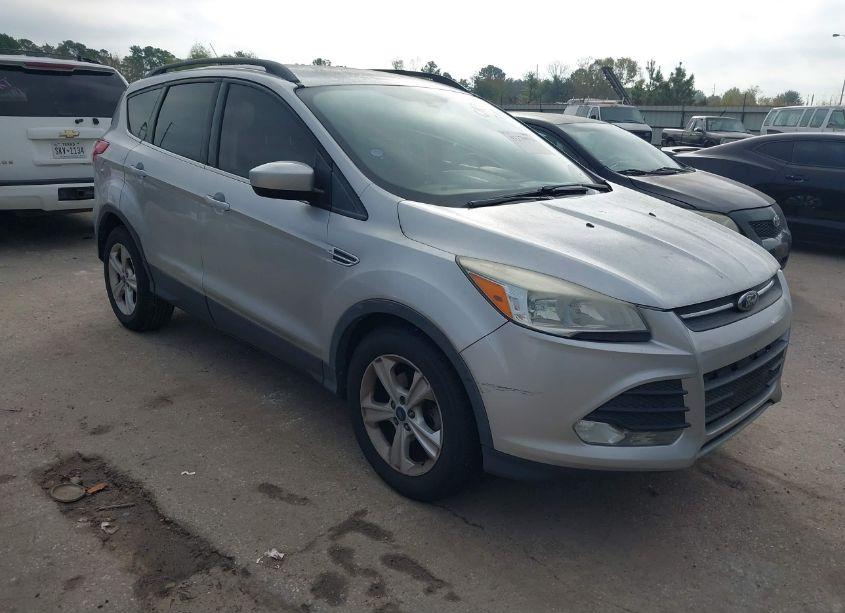 2015 Ford Escape SE (VIN 1FMCU0GX0FUB09639) main photo